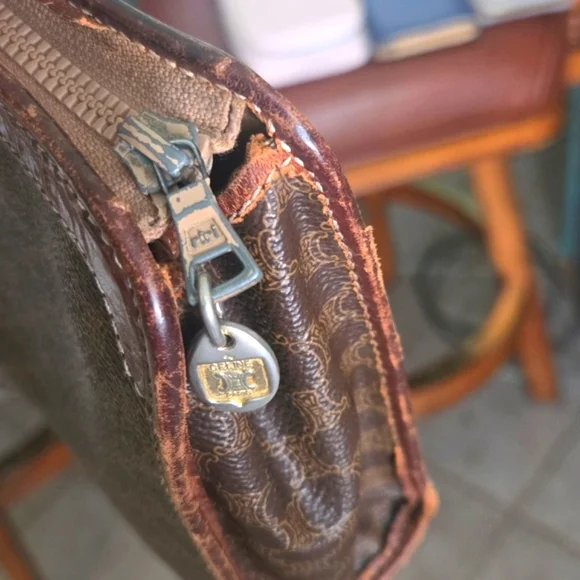 🔥CELINE Macadam Clutch - Picture 7 of 9